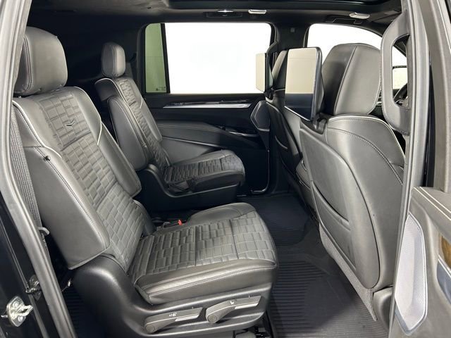 Used 2025 Cadillac Escalade ESV Sport Platinum image 32