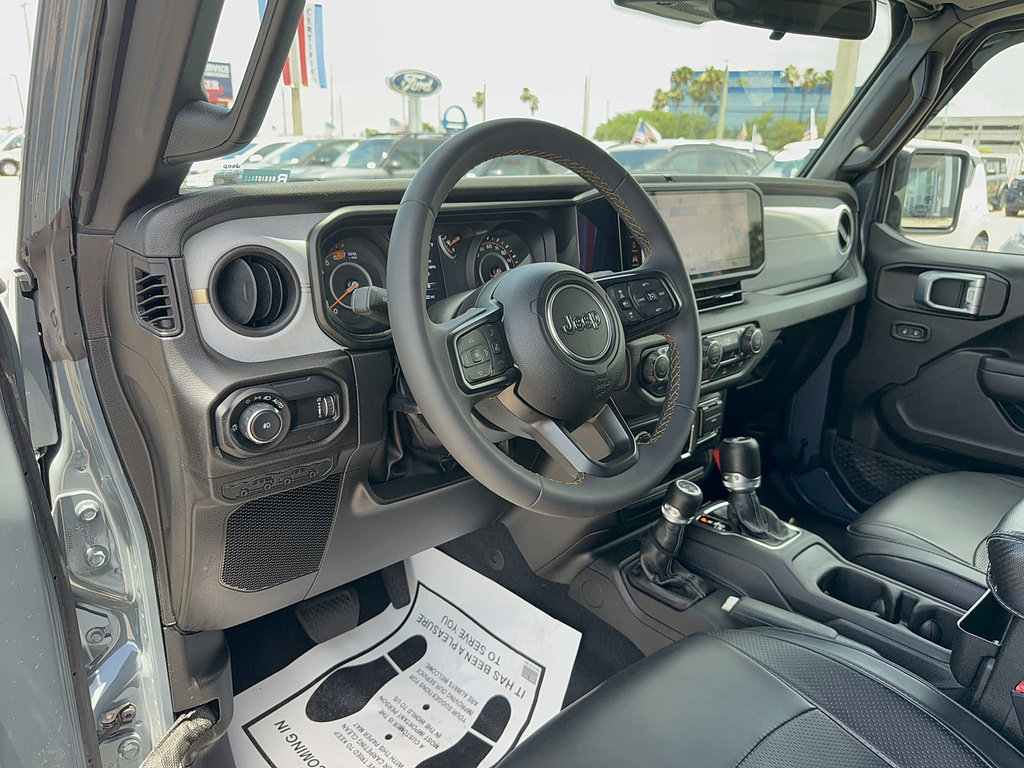 Used 2024 Jeep Wrangler Unlimited Sport AWD/4WD image 12