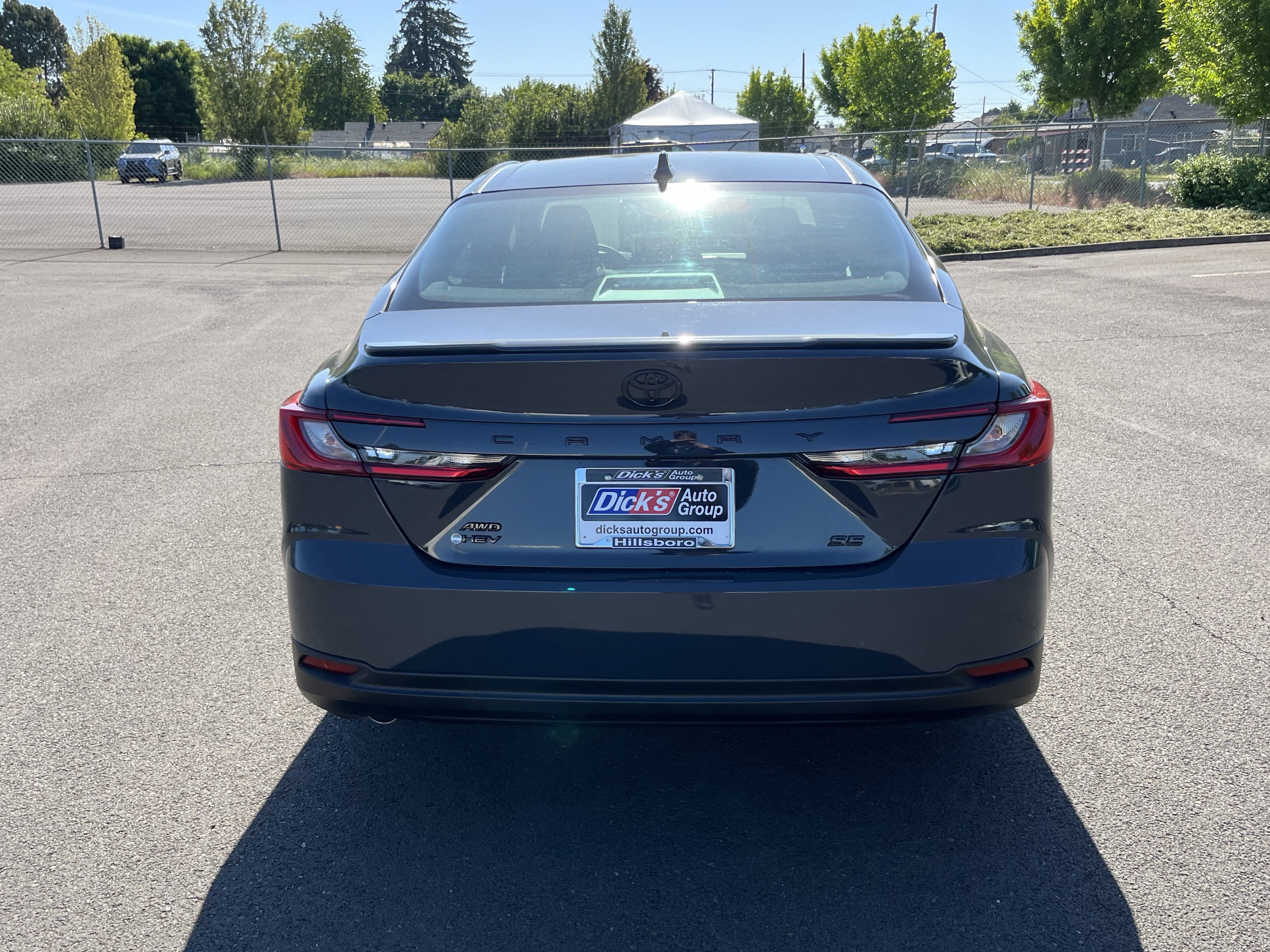 Used 2025 Toyota Camry SE w/ Multimedia Upgrade Package AWD/4WD image 4