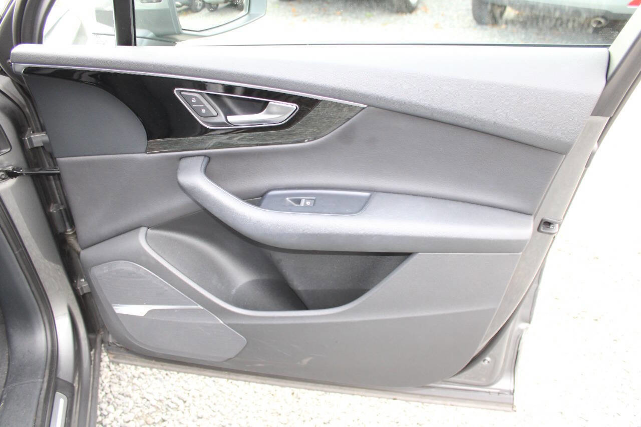 Used 2017 Audi Q7 3.0T Premium Plus image 24