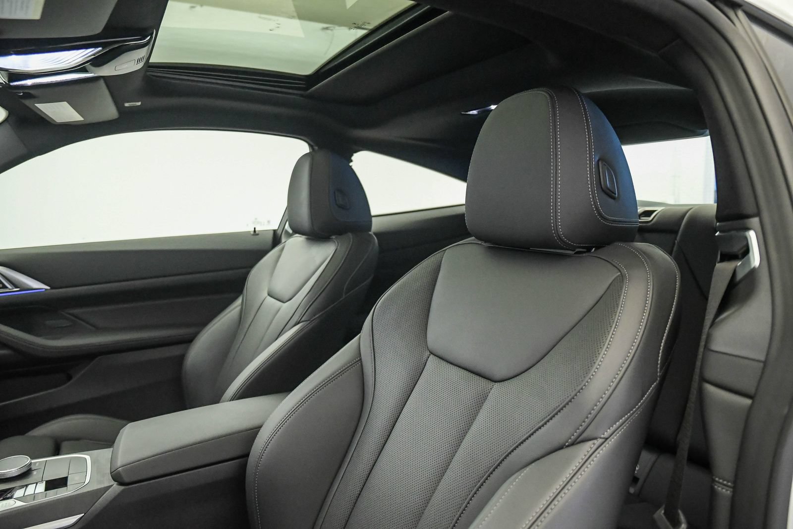 Used 2026 BMW 430i Coupe w/ Parking Assistance Package RWD image 17