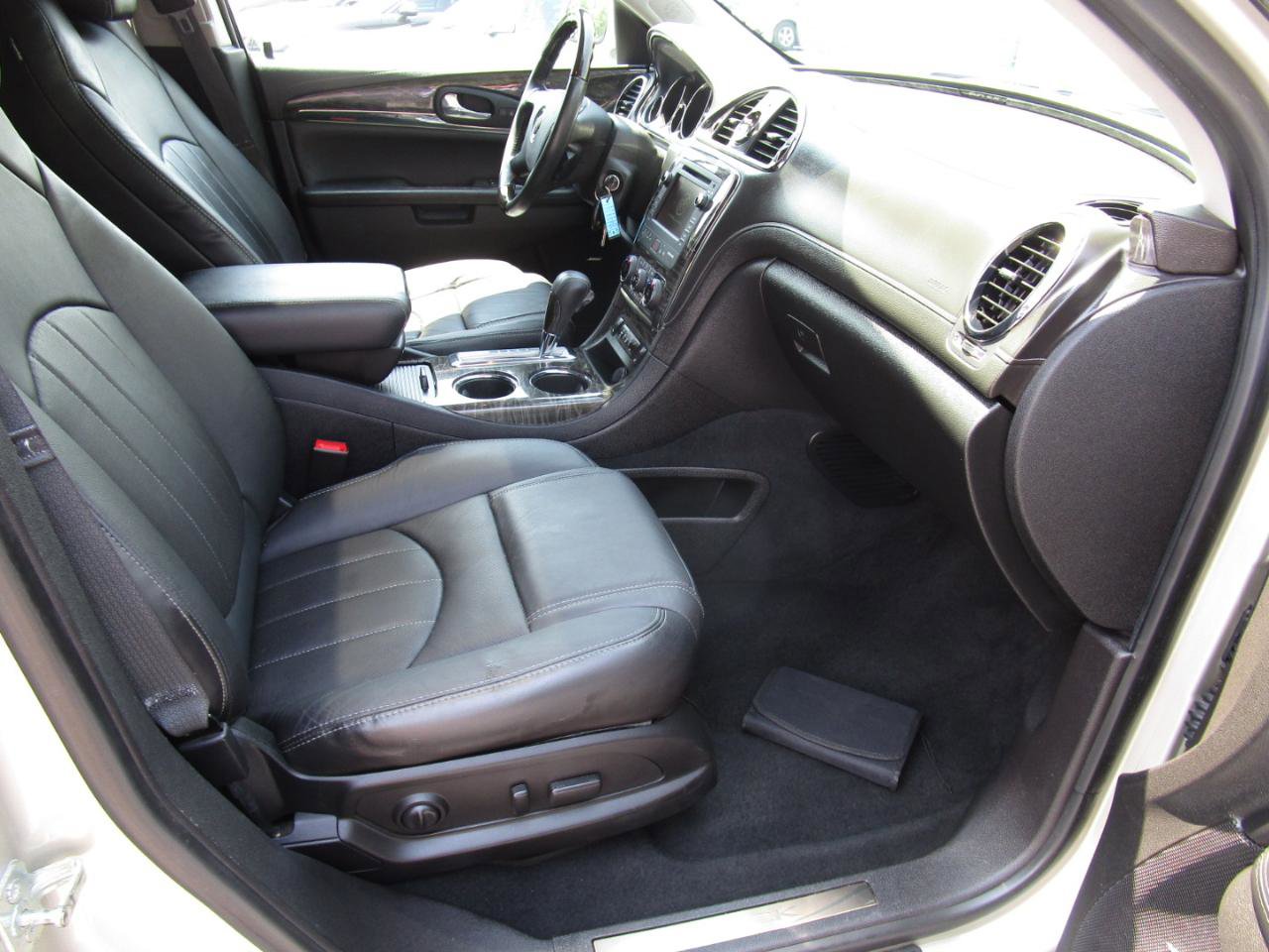 Used 2014 Buick Enclave Premium FWD image 29