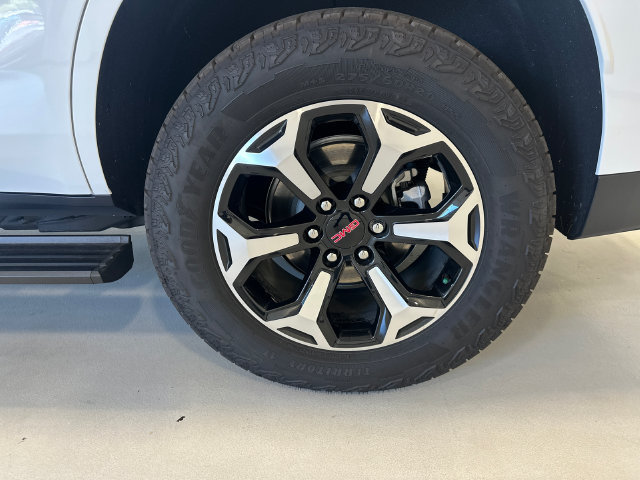 Certified 2025 GMC Yukon AT4 w/ AT4 Premium Plus Package AWD/4WD image 38