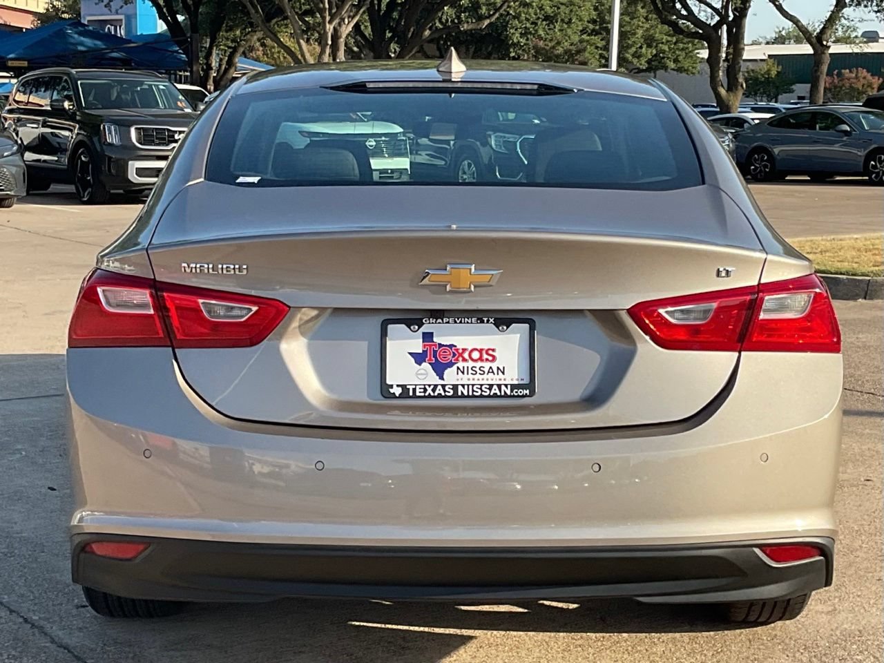Used 2025 Chevrolet Malibu LT FWD image 5
