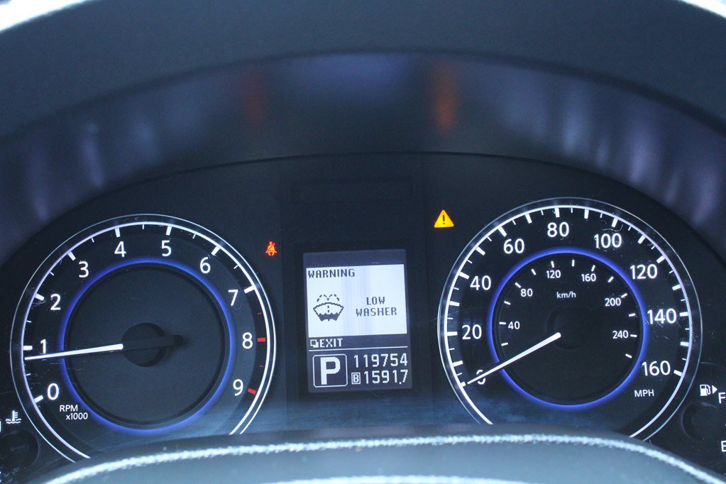 Used 2015 INFINITI Q40 w/ Navigation Package RWD image 14