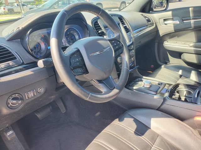 Used 2017 Chrysler 300 S AWD/4WD image 9