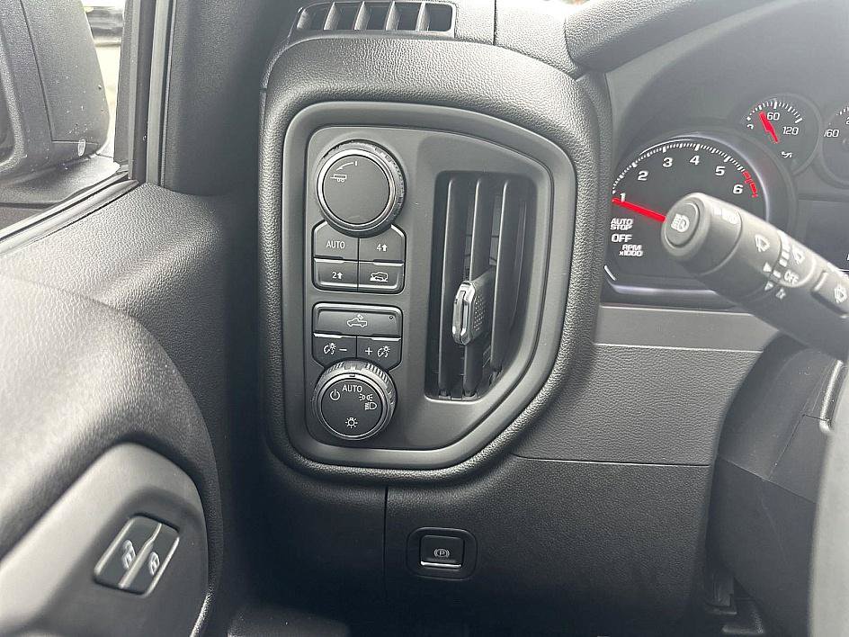New 2024 Chevrolet Silverado 1500 Custom AWD/4WD image 17