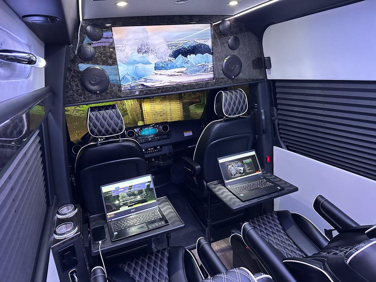 Used 2024 Mercedes-Benz Sprinter 3500 image 25
