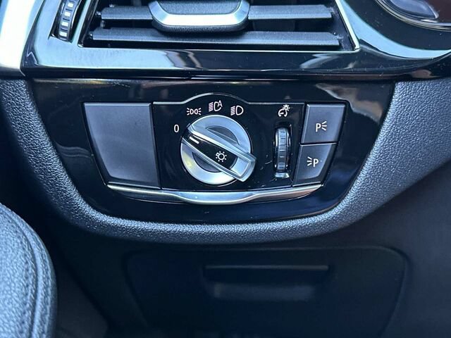 Used 2019 BMW 530e w/ Convenience Package RWD image 31