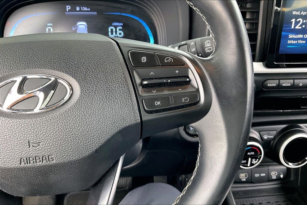 Used 2023 Hyundai Venue Limited FWD image 18