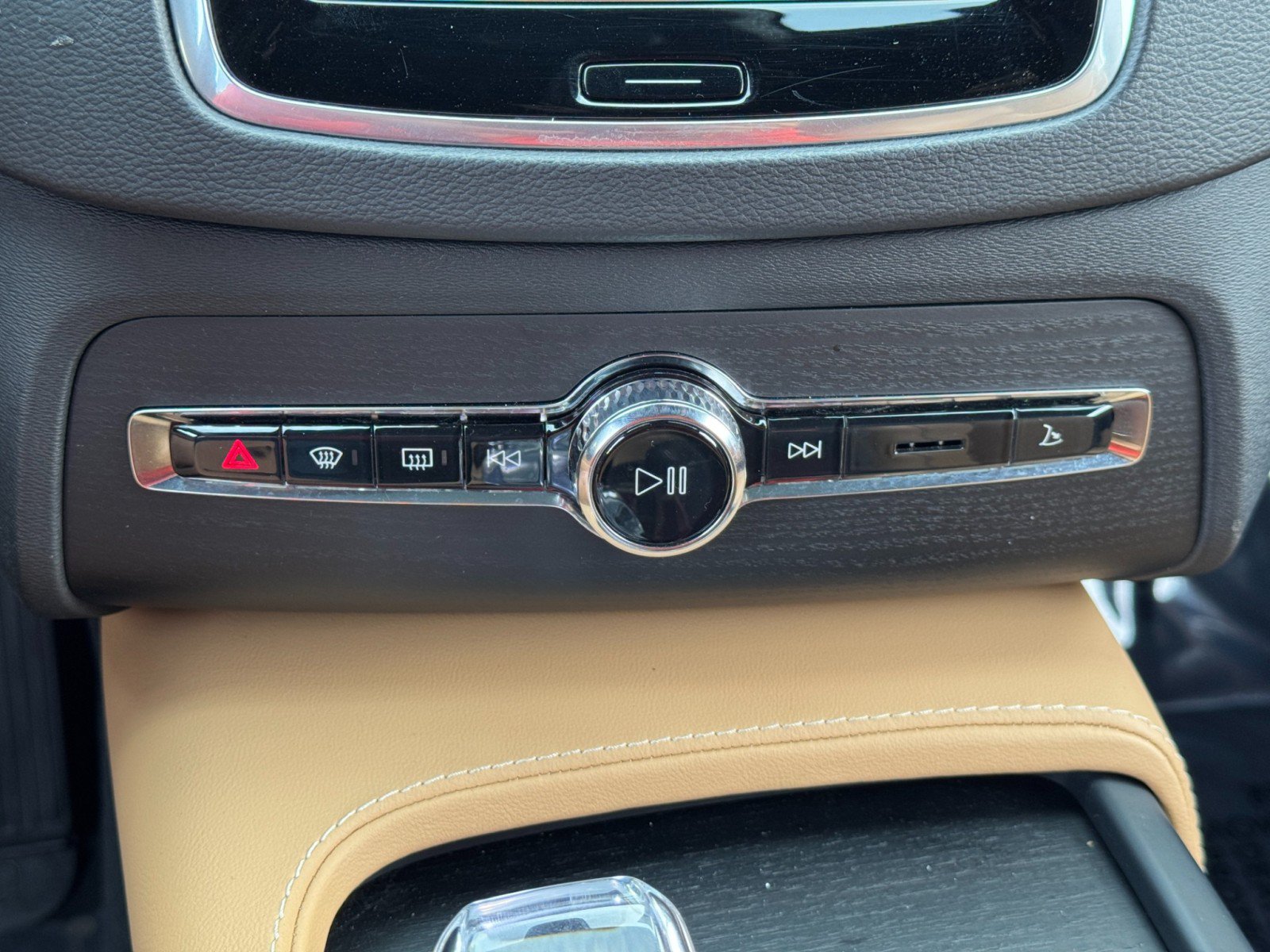 Used 2024 Volvo XC90 T8 Ultimate w/ Lounge Package AWD/4WD image 32