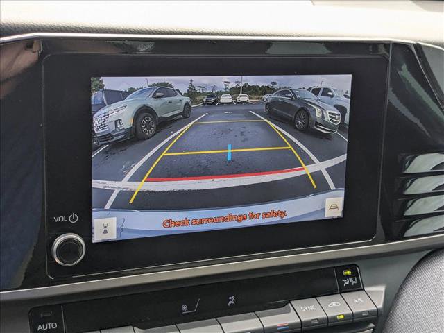 Used 2025 Toyota Camry LE w/ Convenience Package image 9