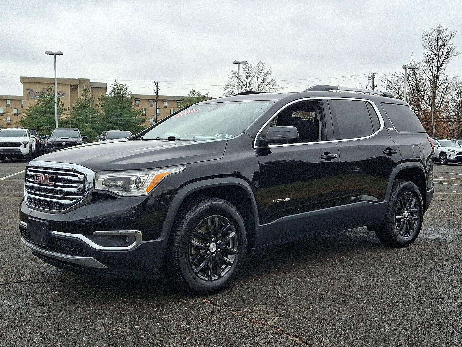 Used 2019 GMC Acadia SLT w/ LPO, Floor Liner Package image 3