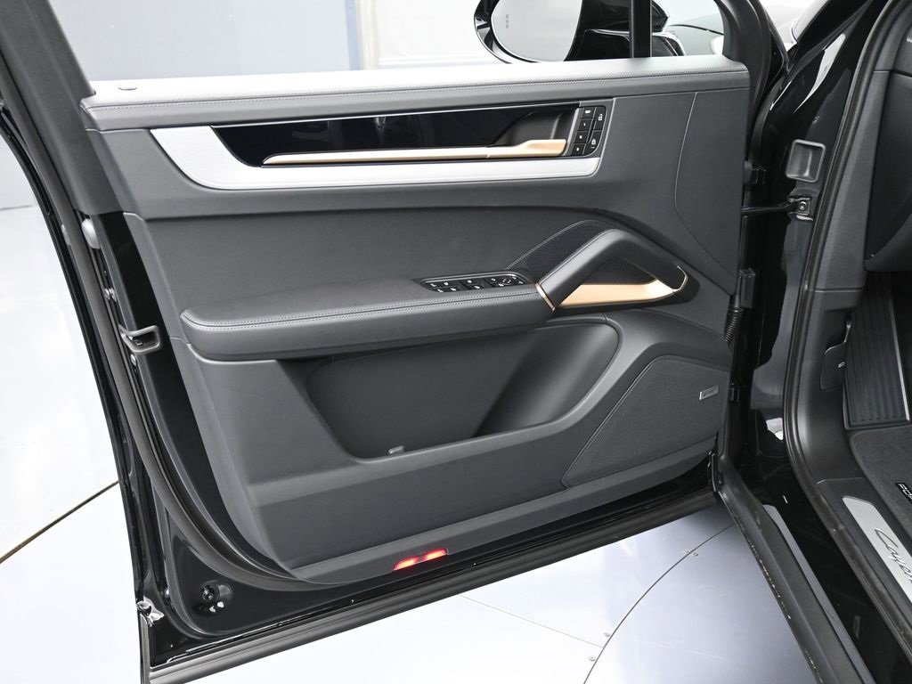 New 2026 Porsche Cayenne S image 15