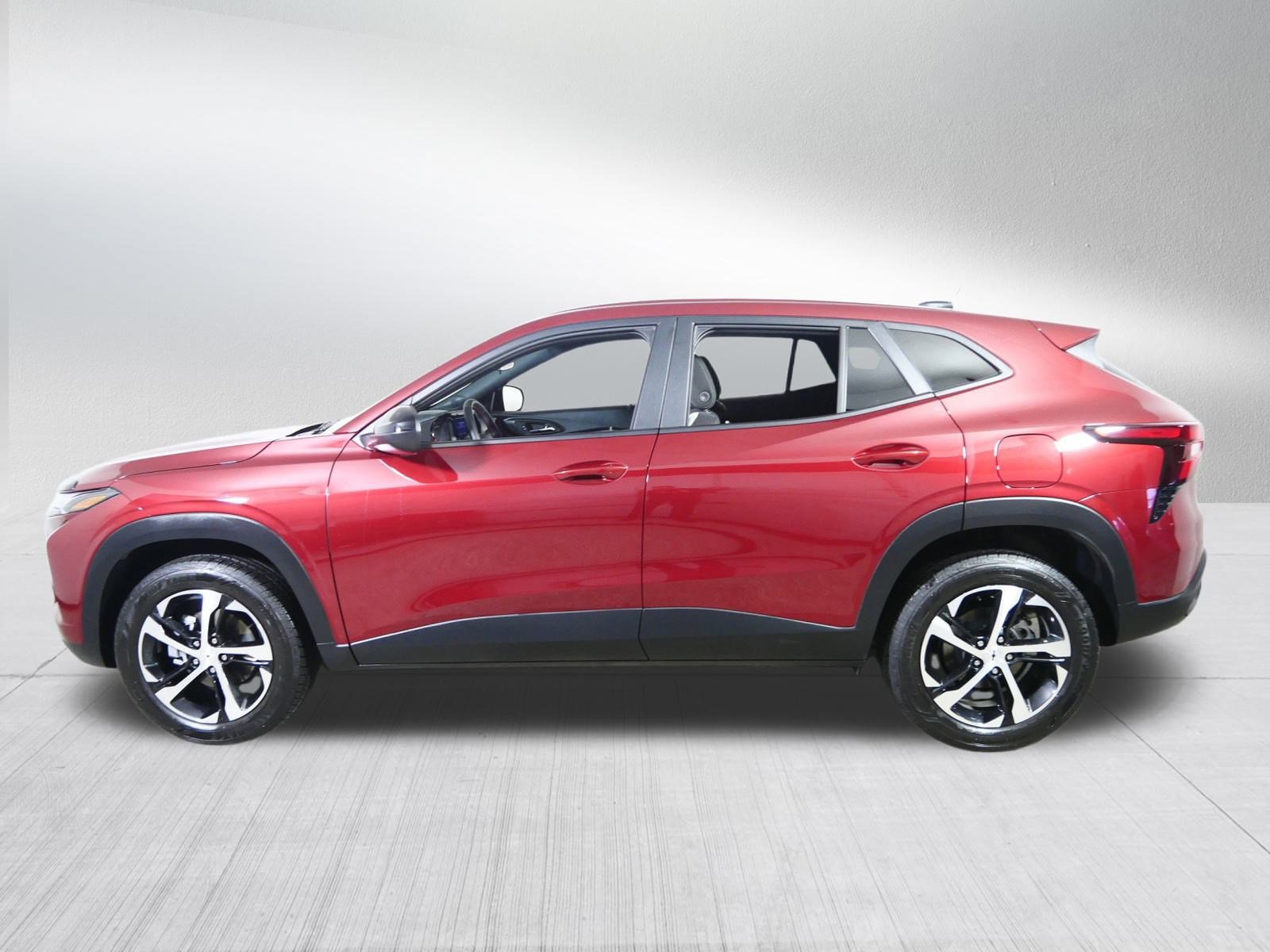 Used 2024 Chevrolet Trax RS w/ Driver Confidence Package image 4