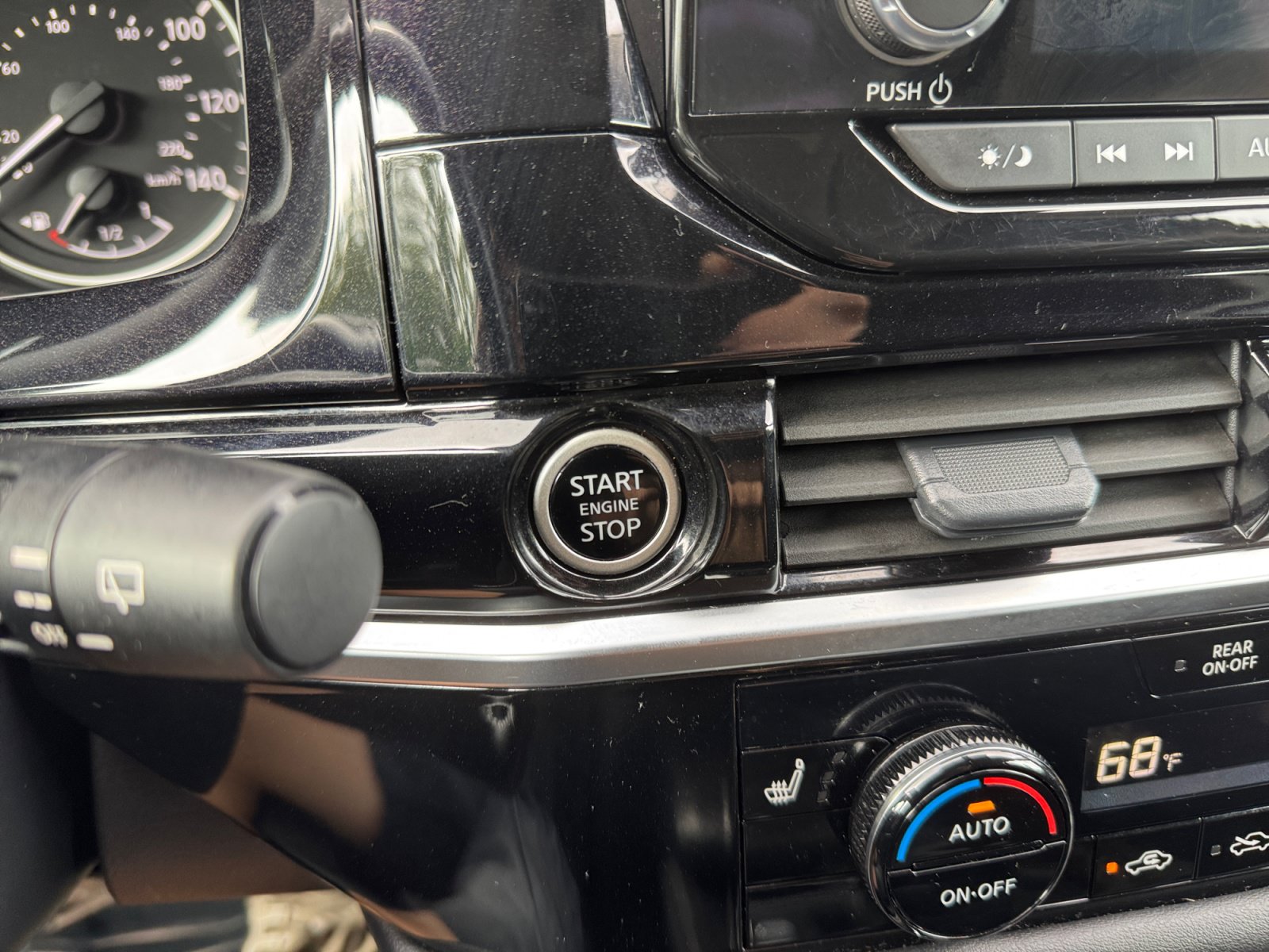 Used 2024 Nissan Pathfinder SV FWD image 20