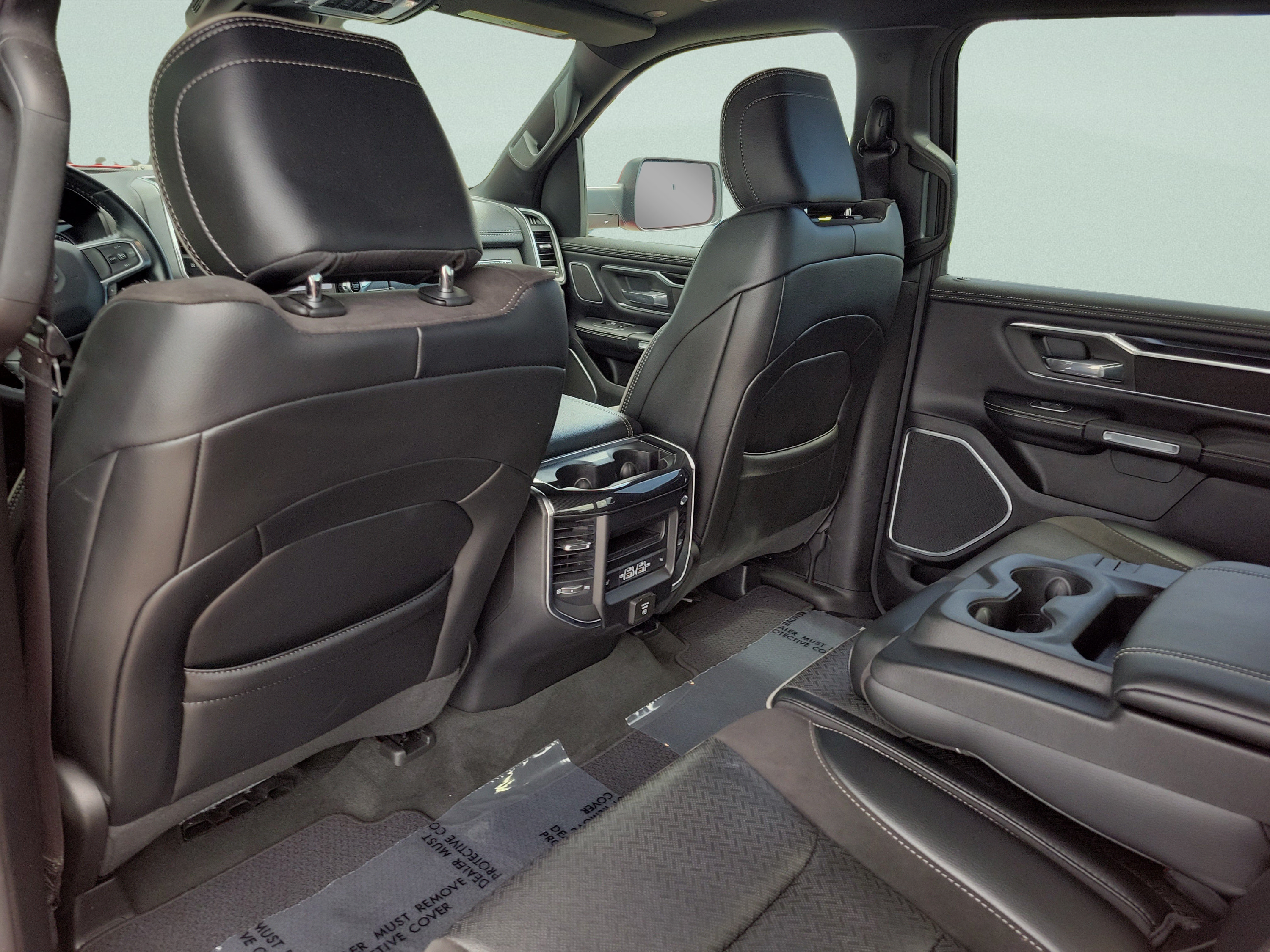 Used 2022 RAM 1500 Laramie AWD/4WD image 9