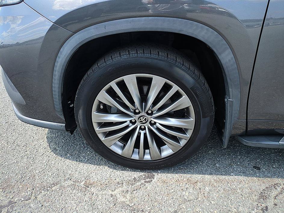 Used 2021 Toyota Highlander Platinum FWD image 10