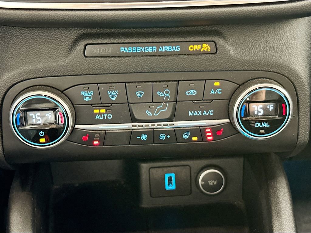 Used 2020 Ford Escape Titanium image 17