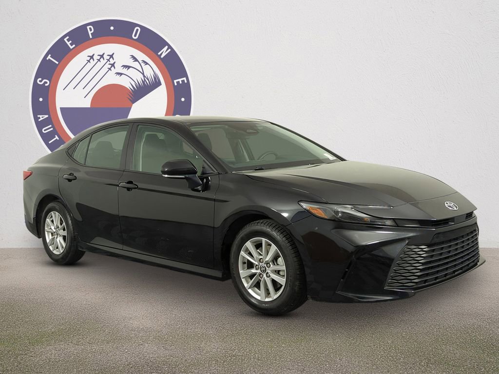 Used 2025 Toyota Camry LE FWD image 2