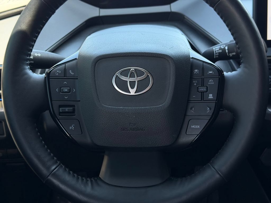 Used 2023 Toyota Prius XLE FWD image 21