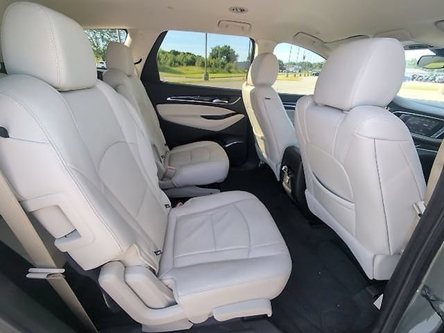 Used 2025 Buick Enclave Preferred w/ Power Package FWD image 4