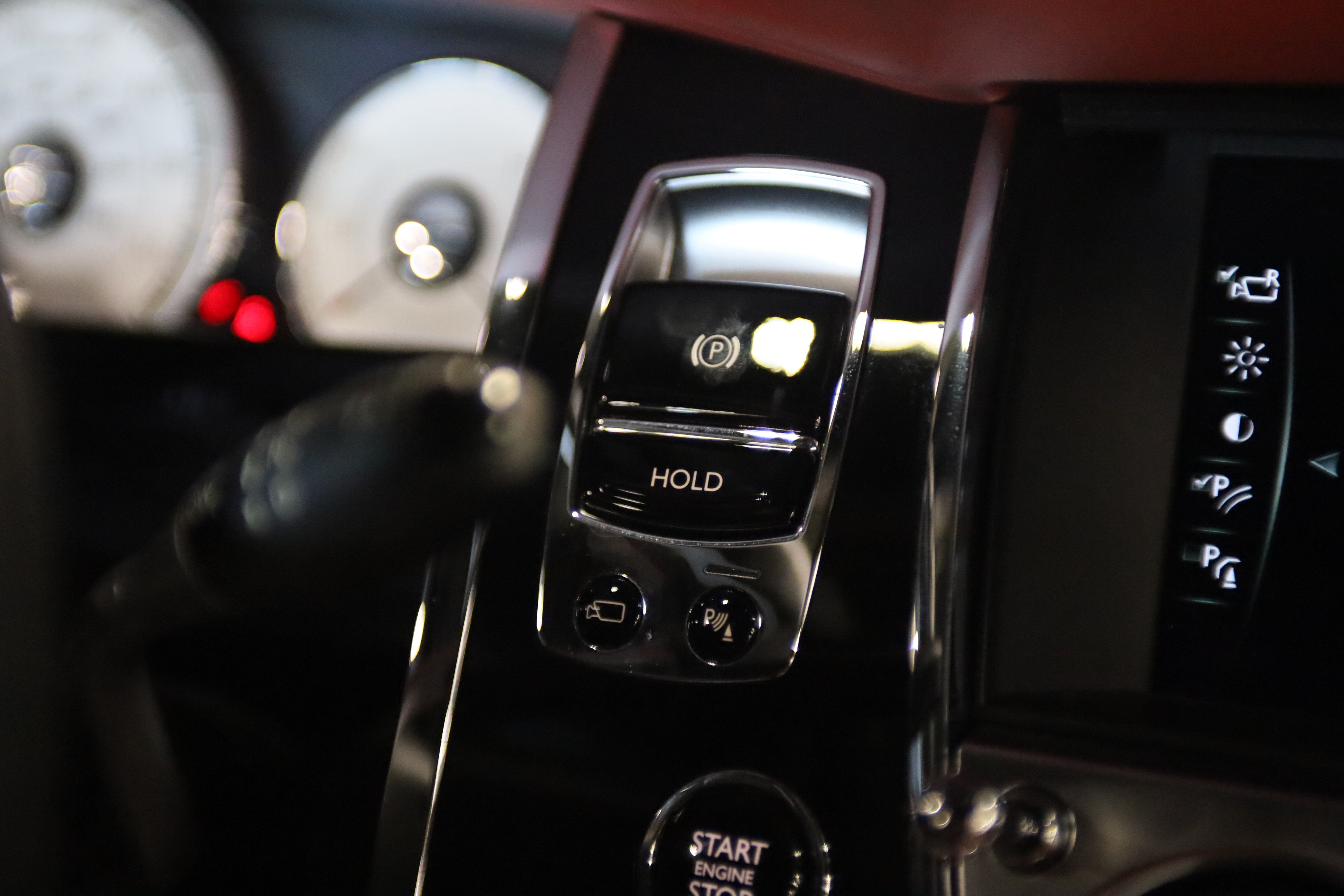 Used 2018 Rolls-Royce Wraith RWD image 27