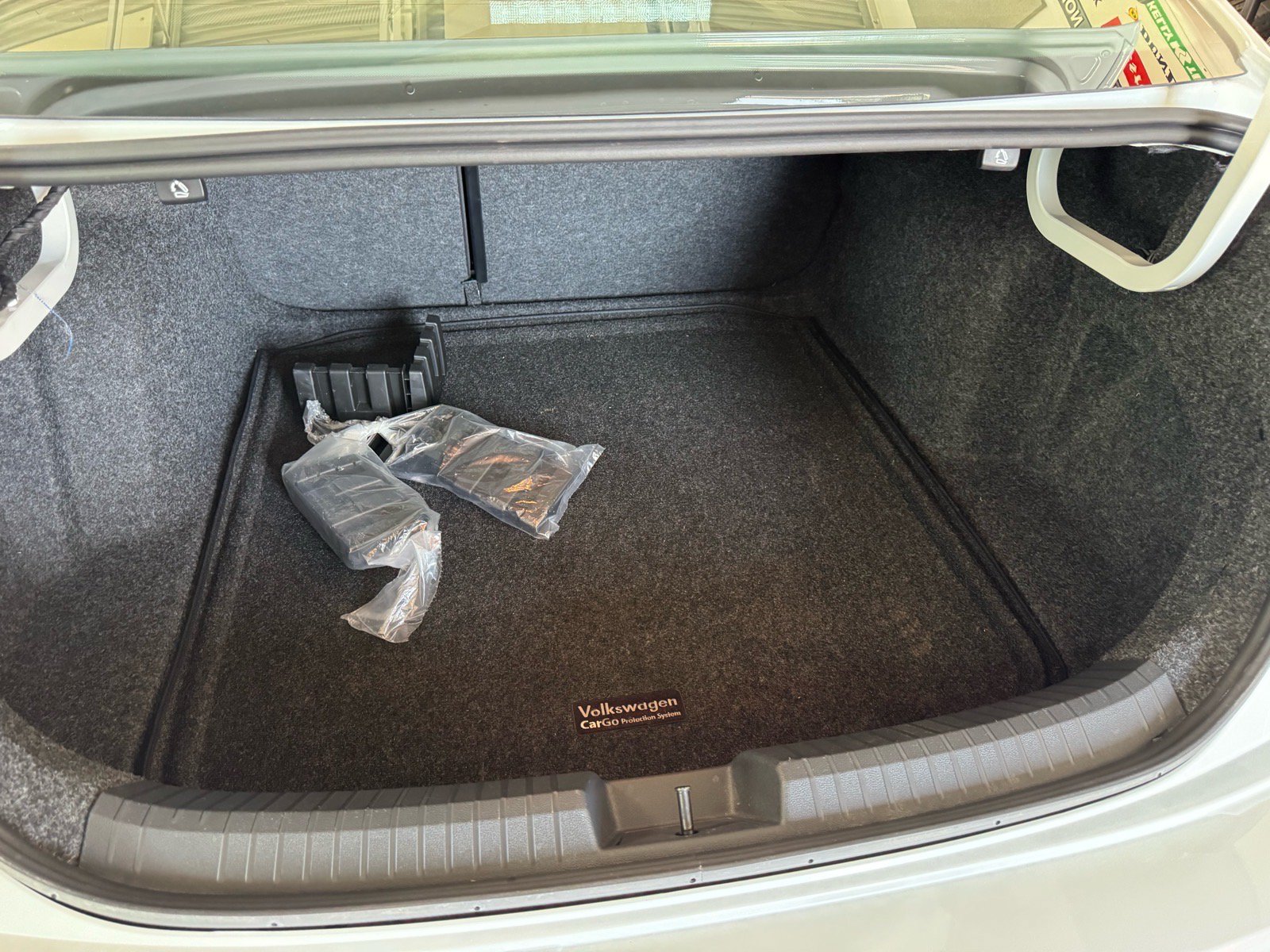 Used 2024 Volkswagen Jetta SE w/ Panoramic Sunroof Package FWD image 9