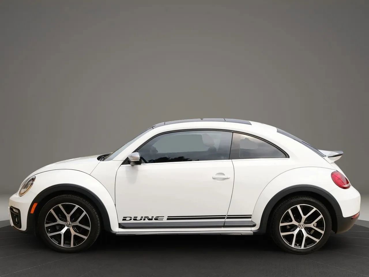 Used 2016 Volkswagen Beetle 1.8T Dune w/ Dune Technology Package image 3
