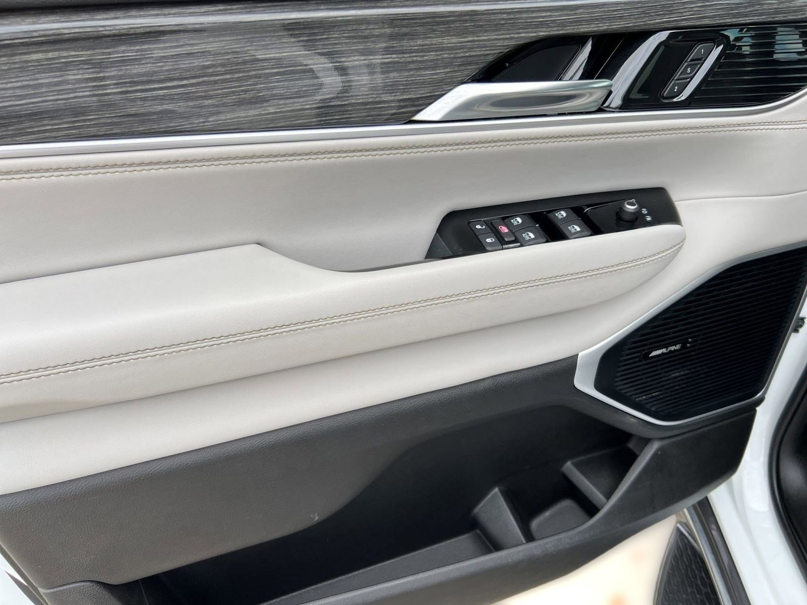 Used 2022 Jeep Wagoneer Series II image 13