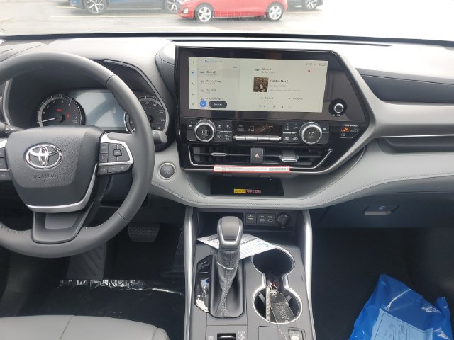 New 2026 Toyota Highlander XLE AWD/4WD image 15