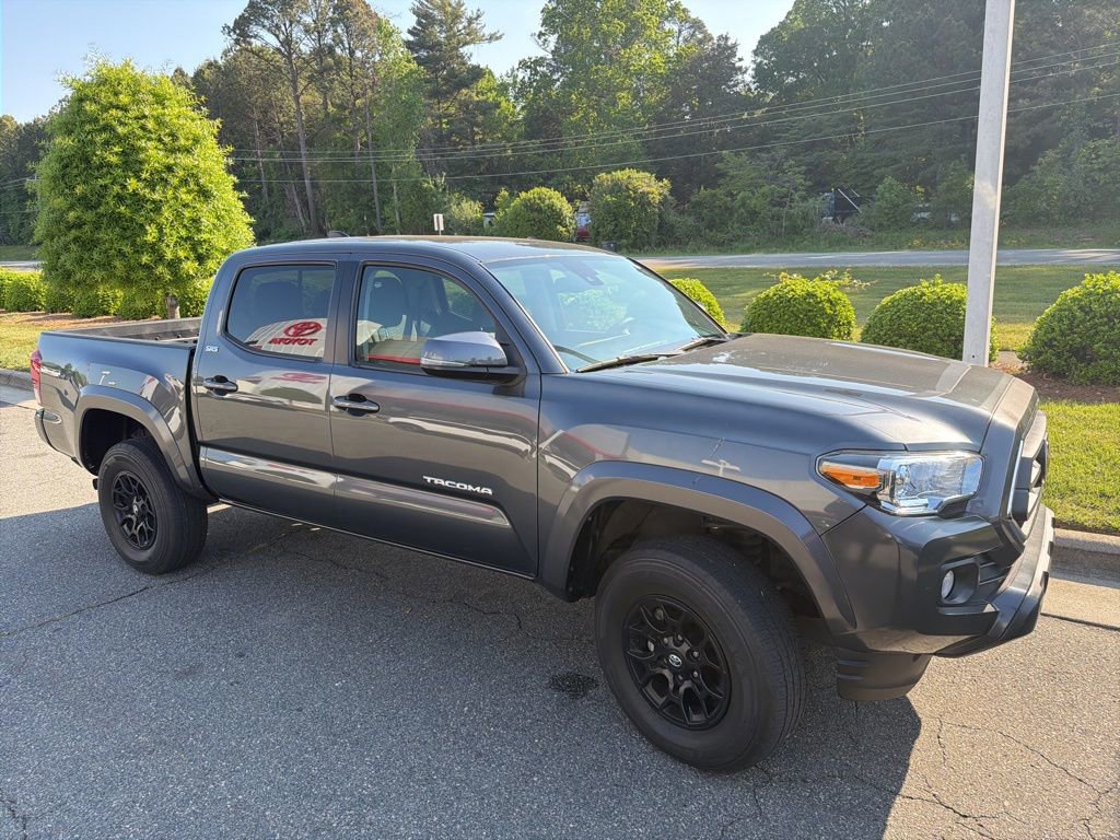 Used 2022 Toyota Tacoma SR5 RWD image 5