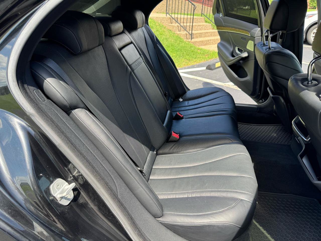 Used 2014 Mercedes-Benz S 550 Sedan image 24