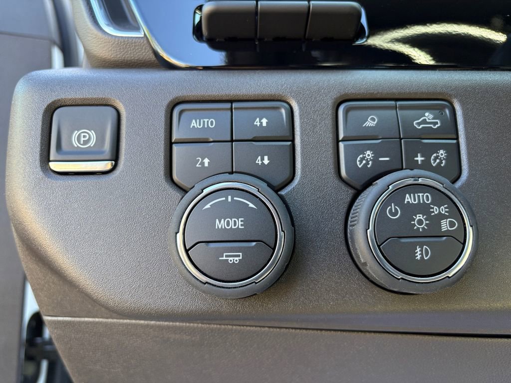 New 2026 Chevrolet Silverado 1500 LTZ w/ Technology Package AWD/4WD image 4