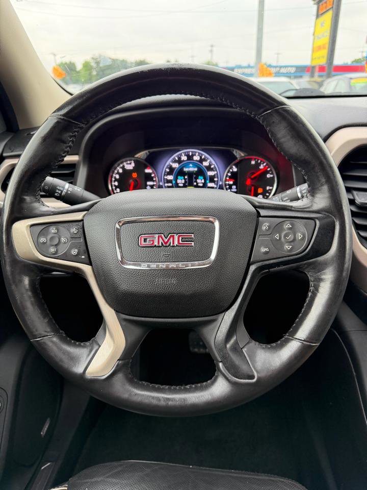 Used 2018 GMC Acadia Denali w/ Technology Package FWD image 12