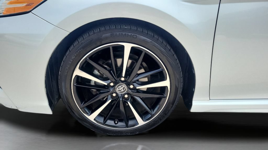 Used 2020 Toyota Camry XSE FWD image 28