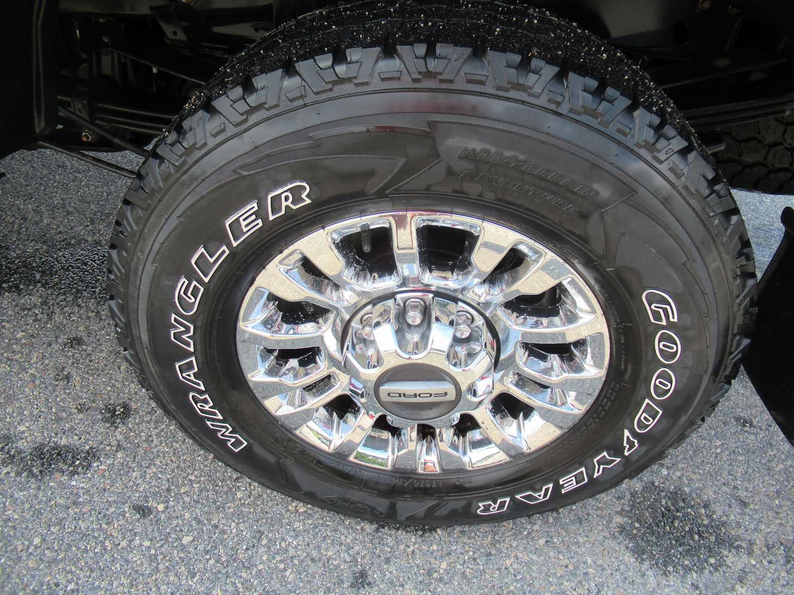 Used 2021 Ford F350 XLT w/ XLT Premium Package AWD/4WD image 11