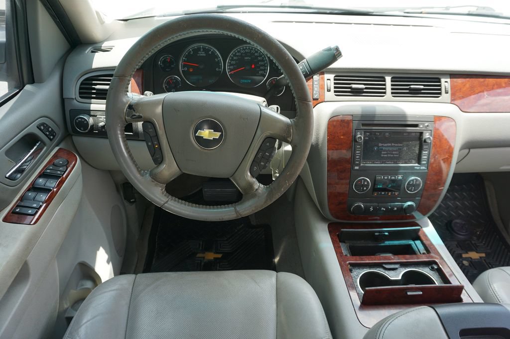Used 2010 Chevrolet Avalanche LTZ RWD image 5