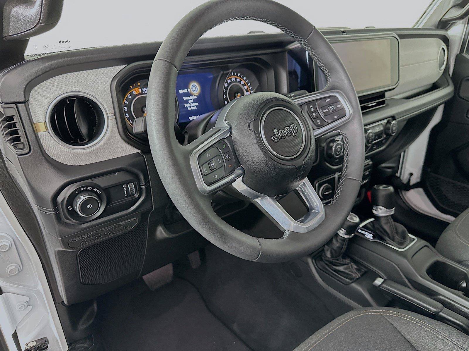 Used 2026 Jeep Wrangler Unlimited Sahara AWD/4WD image 23
