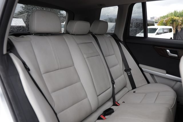 Used 2010 Mercedes-Benz GLK 350 2WD w/ Multimedia Pkg image 17