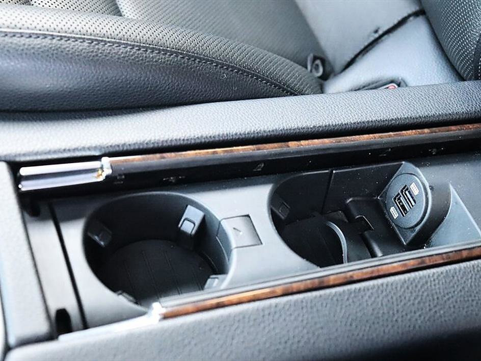 Used 2017 Porsche Panamera 4 image 77