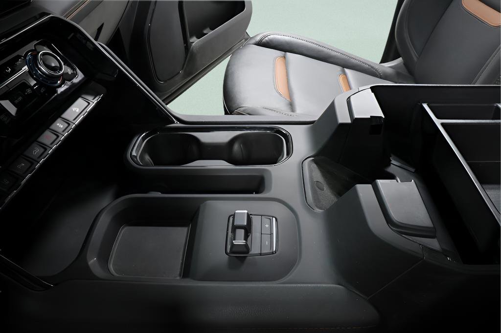 Used 2025 GMC Sierra 2500 AT4 w/ AT4 Premium Plus Package image 18