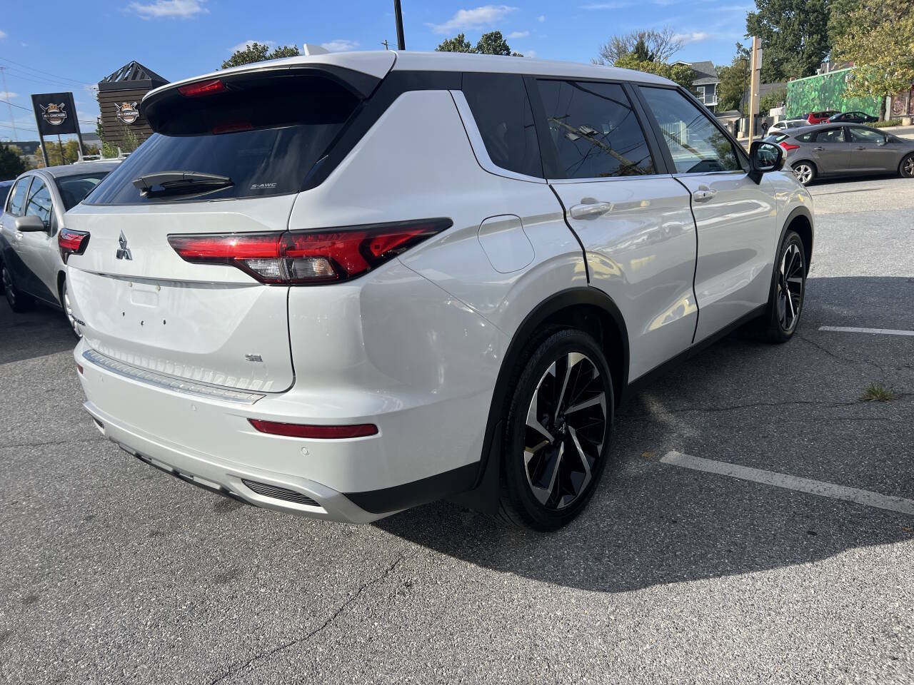Used 2023 Mitsubishi Outlander SE AWD/4WD image 4