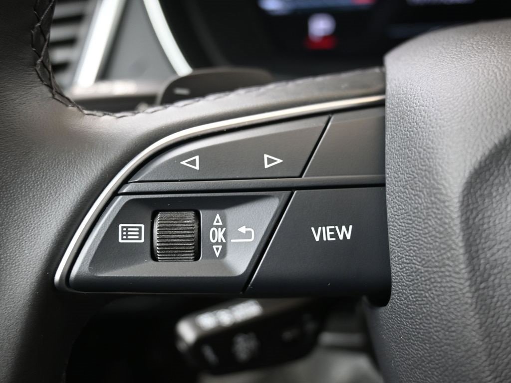 Certified 2025 Audi Q5 2.0T Premium w/ Convenience Plus Package image 26