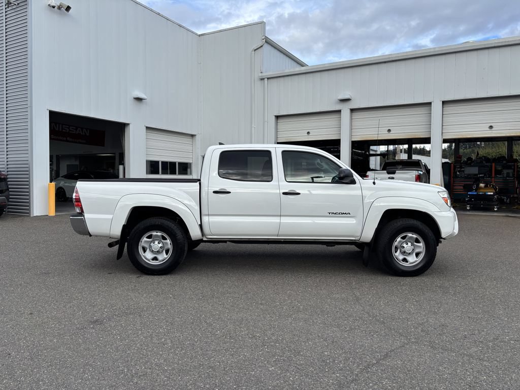 Used 2014 Toyota Tacoma PreRunner w/ SR5 Package RWD image 8