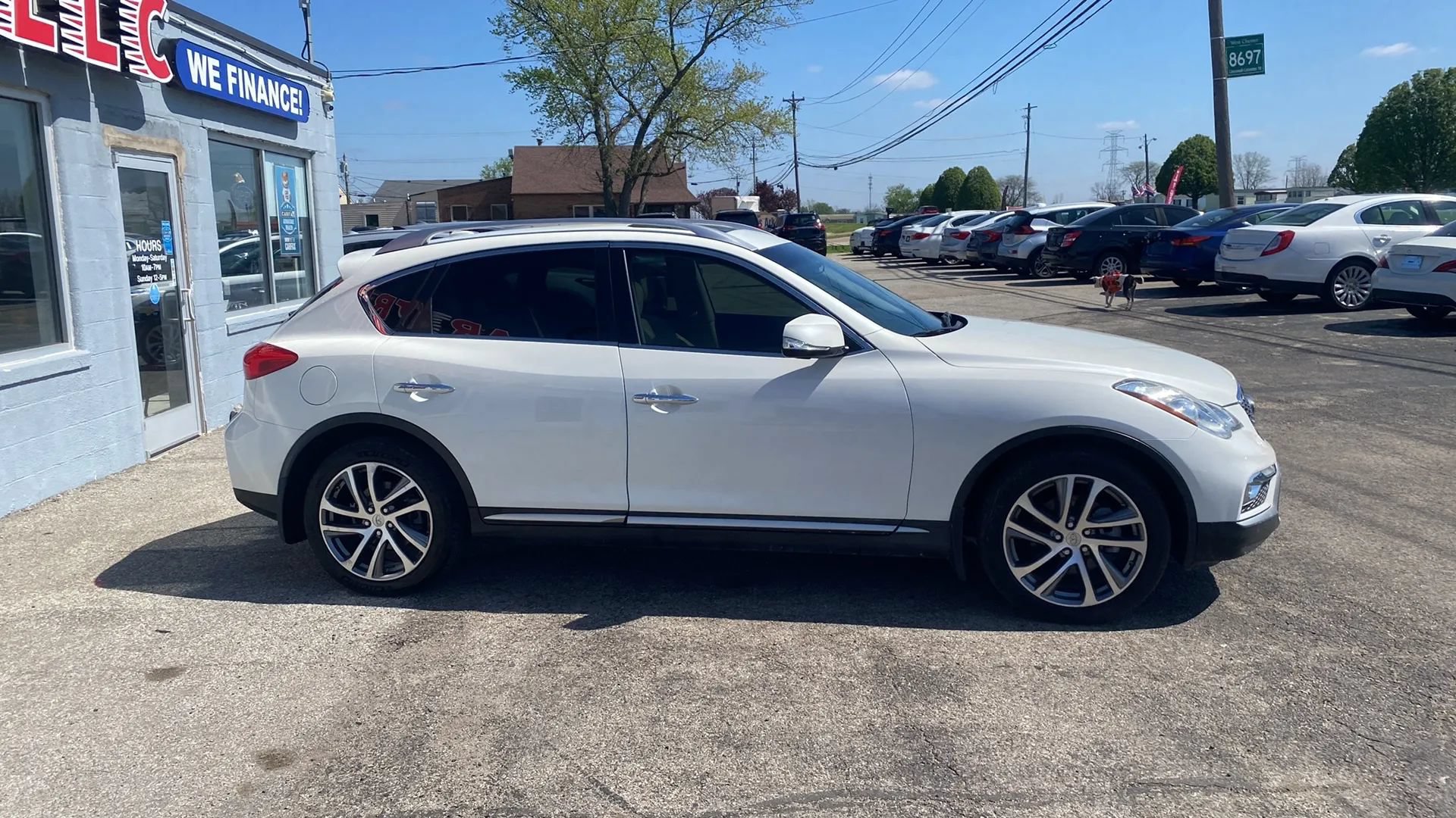 Used 2017 INFINITI QX50 2WD w/ Premium Plus Package image 10