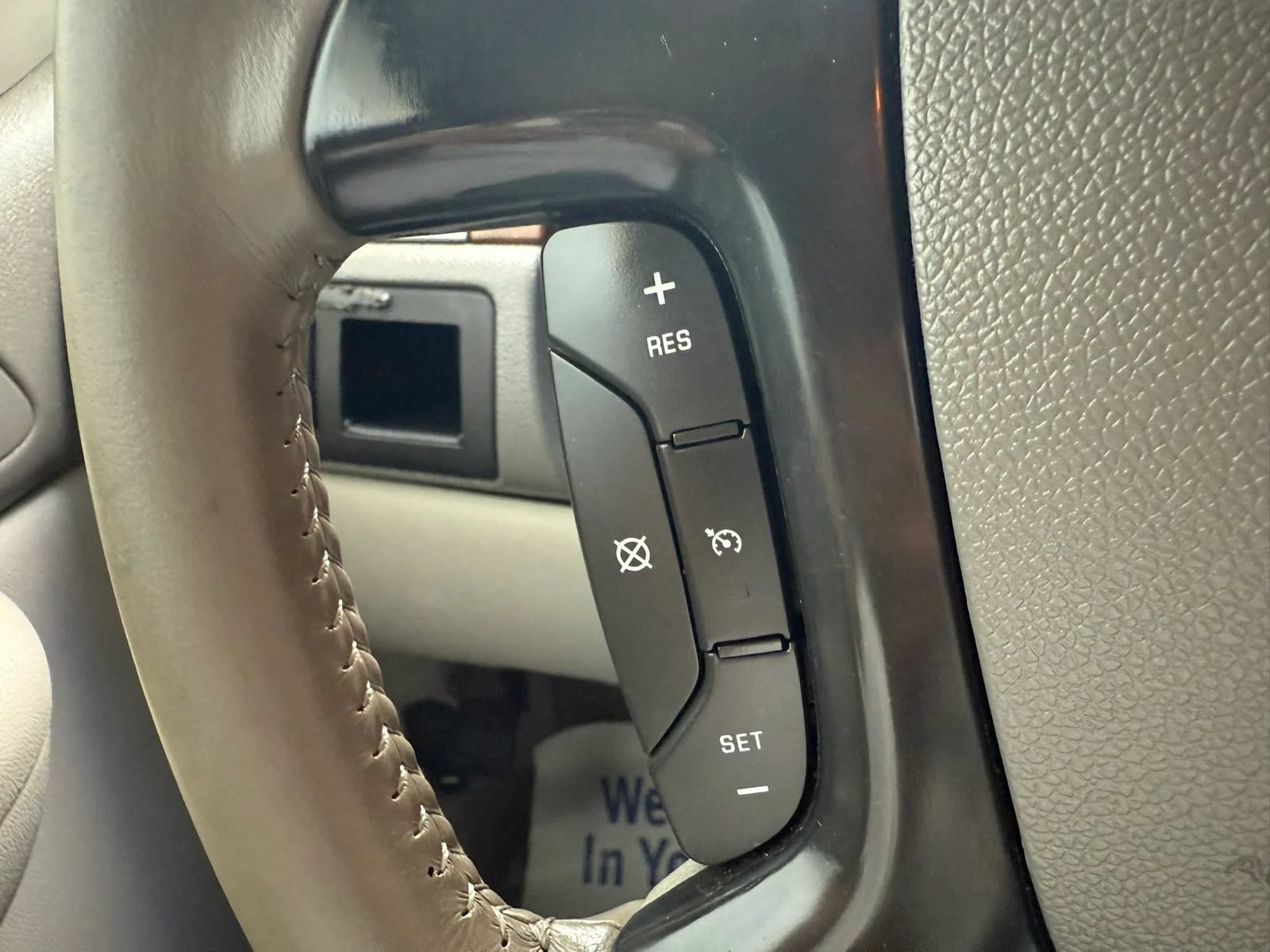 Used 2007 Chevrolet Avalanche LTZ w/ LTZ Preferred Equipment Group RWD image 24