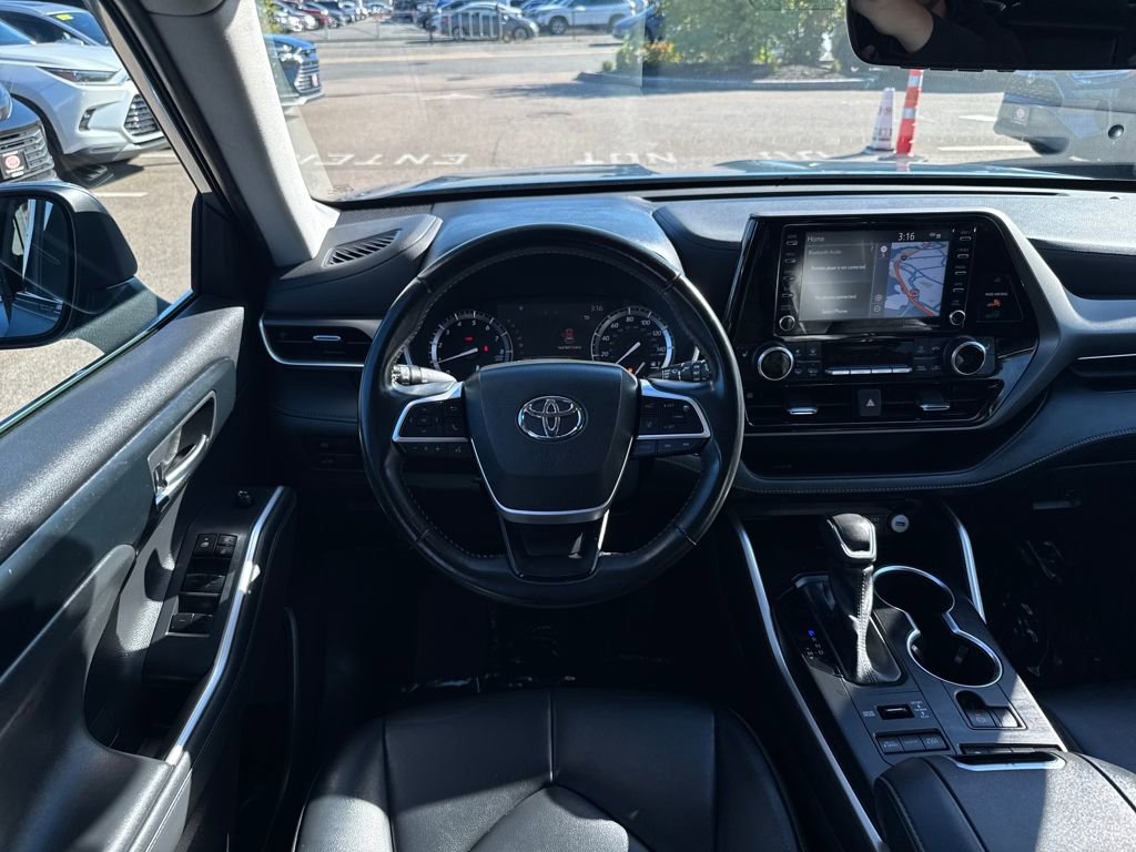 Used 2022 Toyota Highlander XLE image 17