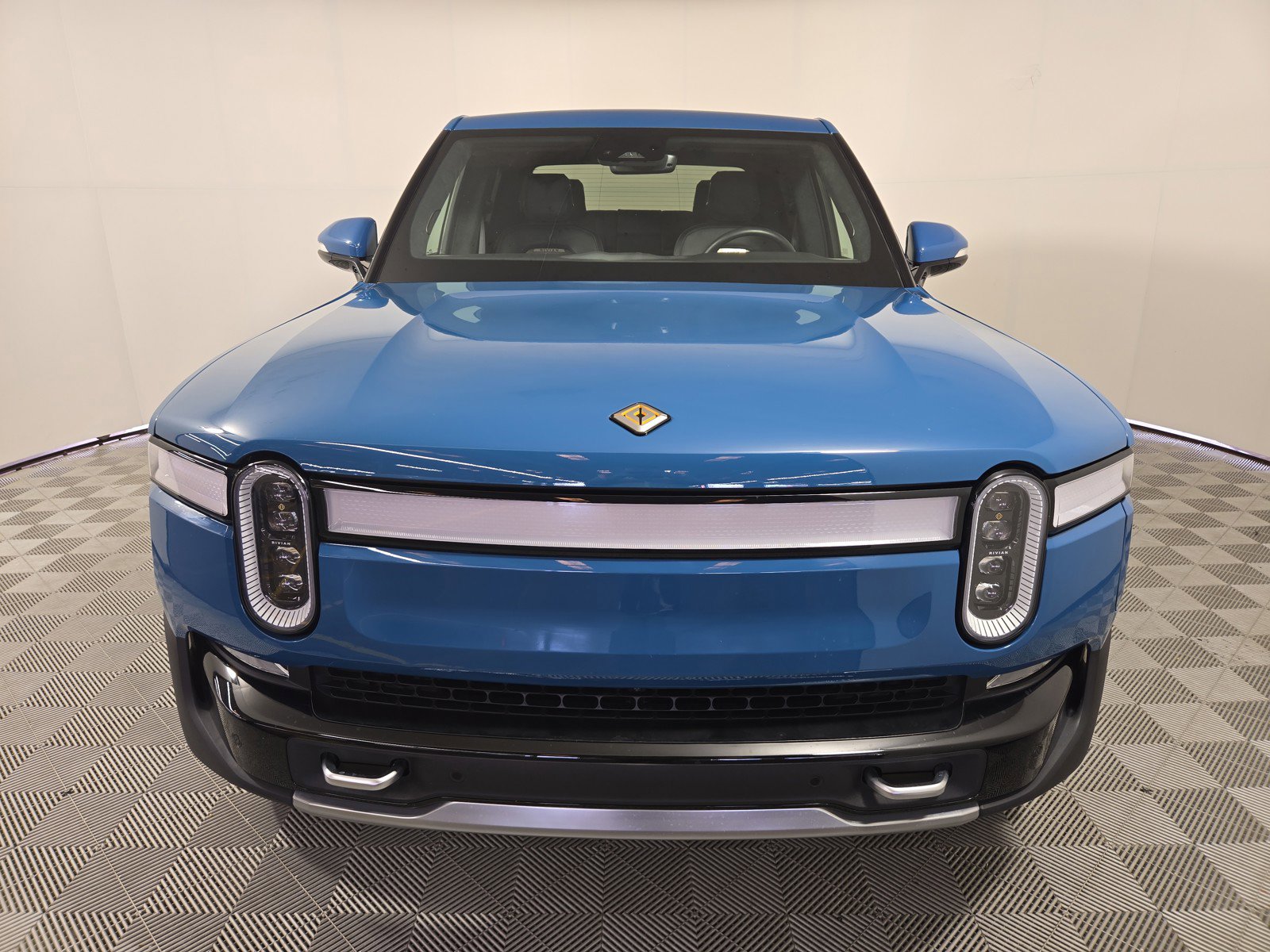 Used 2022 Rivian R1T Adventure image 8