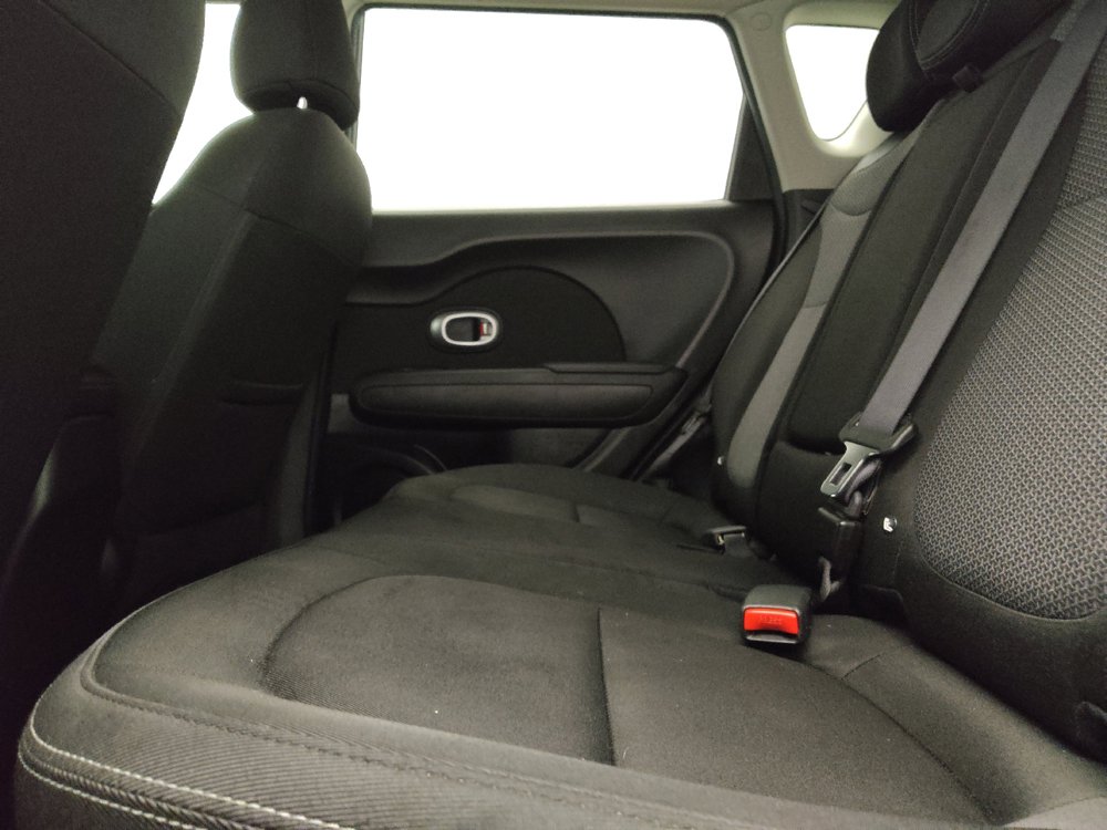 Used 2018 Kia Soul + FWD image 18